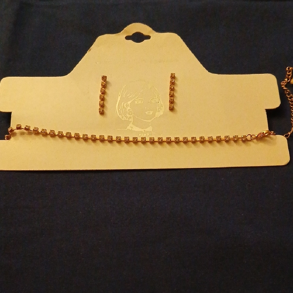 Fashion Rhinestone Necklace & Dangle Earring Set - Picture 3 of 8